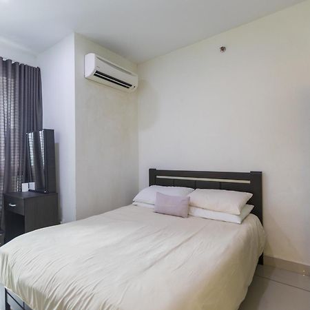 Sky Suites Джордж Таун Екстериор снимка